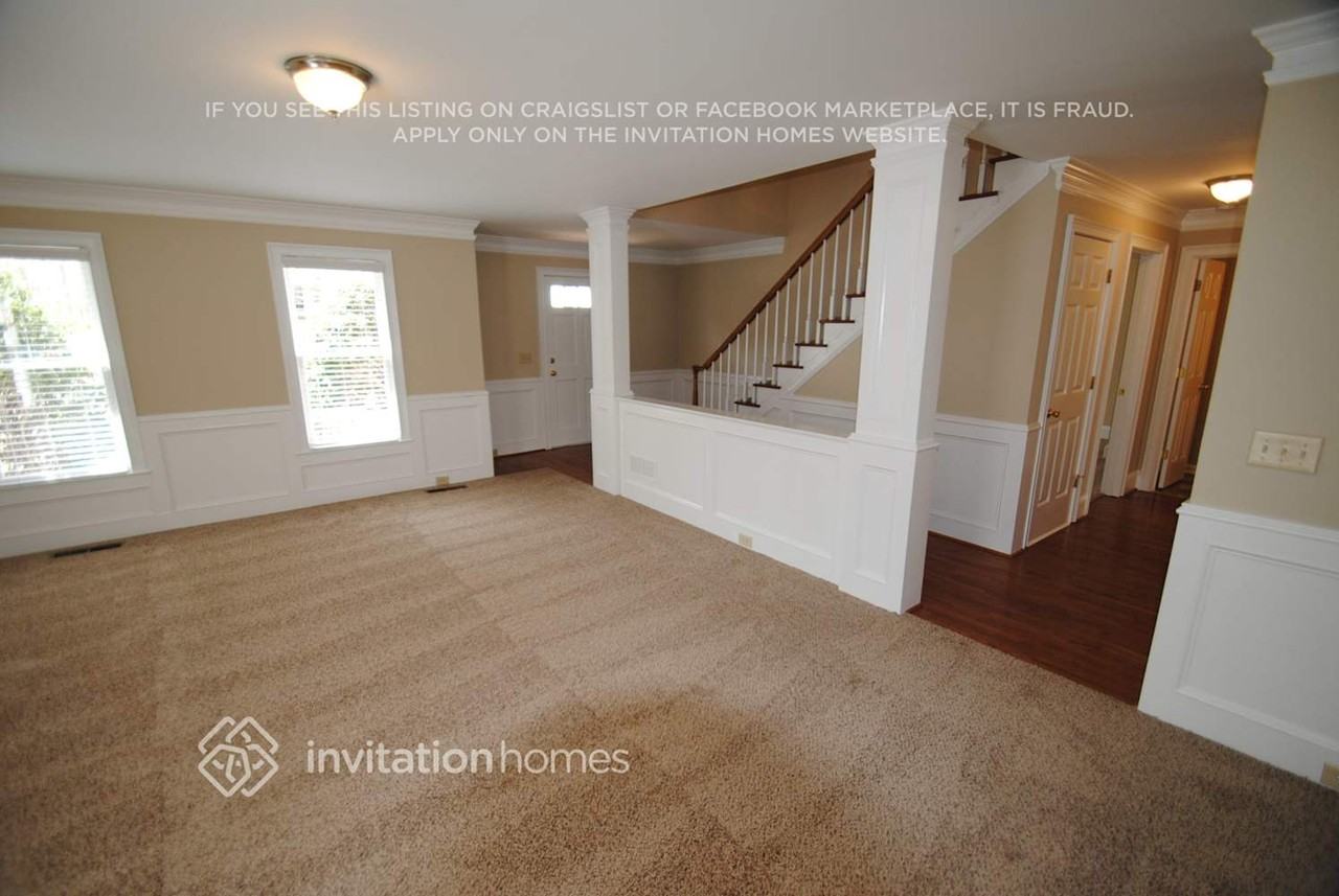 1447 Brown Ridge Ln - Photo 2 of 15