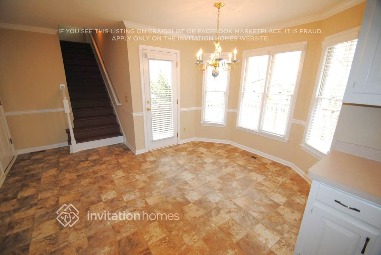 1447 Brown Ridge Ln - Photo 3 of 15