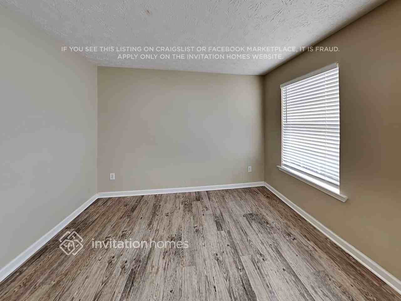 1630 Garden Ct - Photo 5 of 21