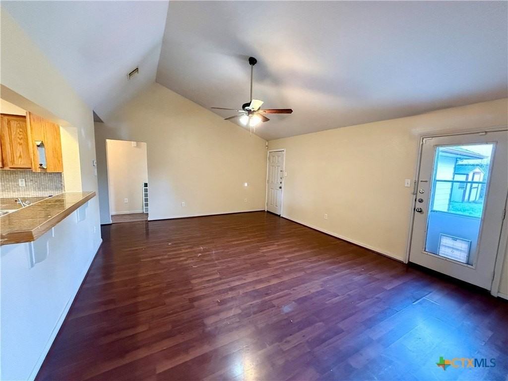 302 Renee Dr - Photo 3 of 22
