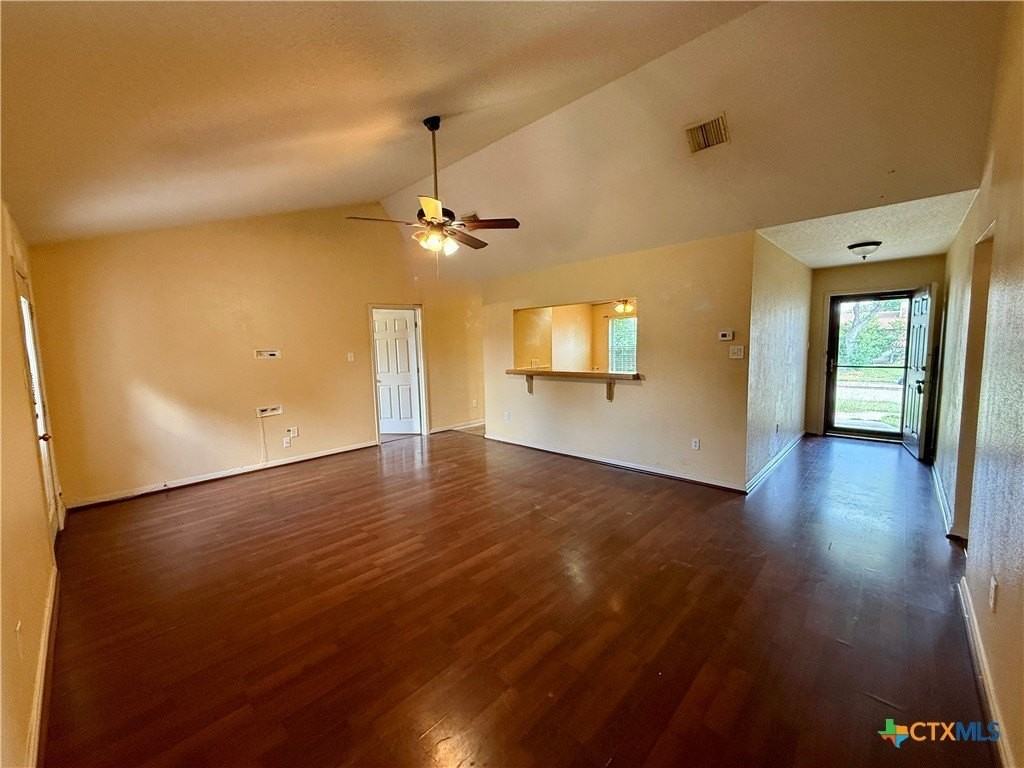 302 Renee Dr - Photo 4 of 22