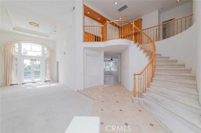 22661 White Oaks - Photo 2 of 8