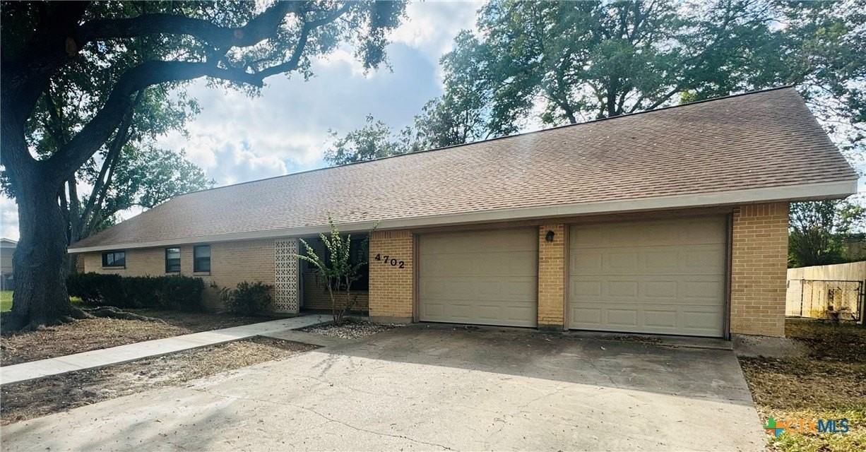 4702 Aster Ln - Photo 2 of 25