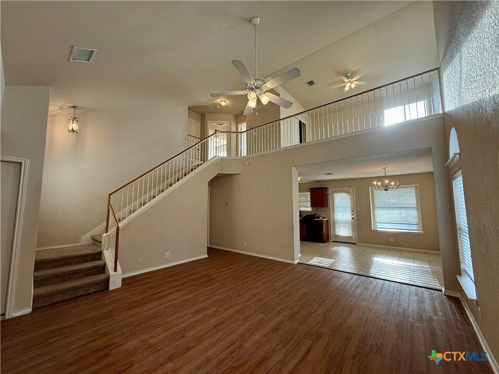 558 Briggs Dr - Photo 4 of 30