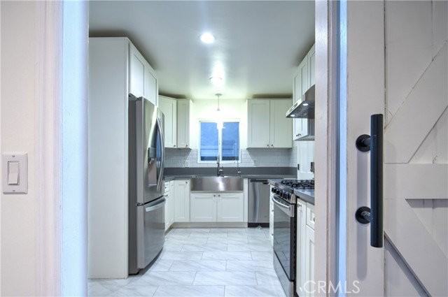 1212 W Woodcrest Ave - Photo 4 of 8
