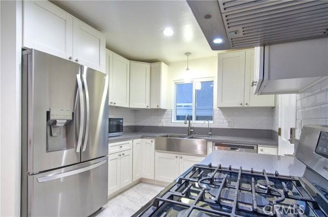 1212 W Woodcrest Ave - Photo 6 of 8