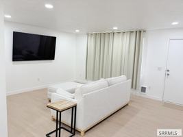 featured image of 300 Blossom Dr