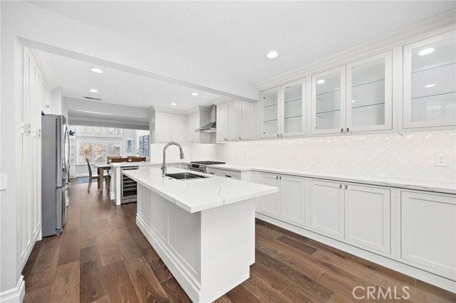 2463 Irvine Ave #C1 - Photo 6 of 7