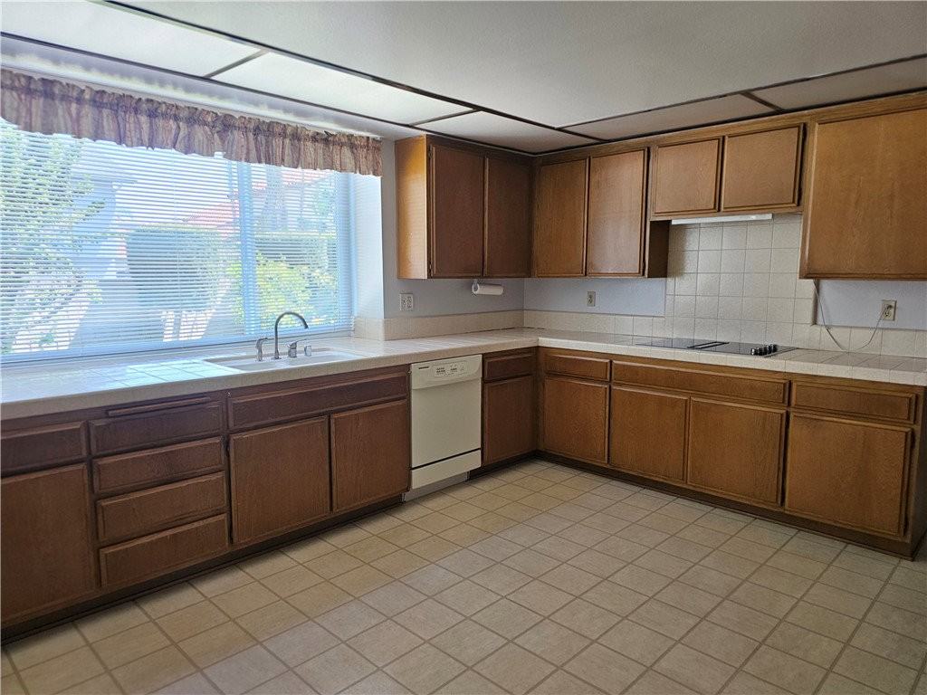 4547 Chelsea Ct - Photo 4 of 8