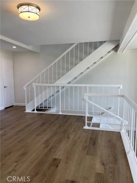 8 Land Fall Ct - Photo 2 of 8