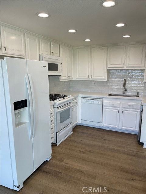 8 Land Fall Ct - Photo 6 of 8