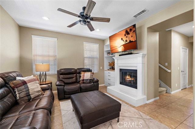 221 Landmark Ln - Photo 3 of 8
