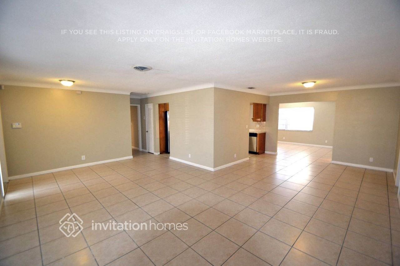 6010 Ne 14th Rd - Photo 2 of 10