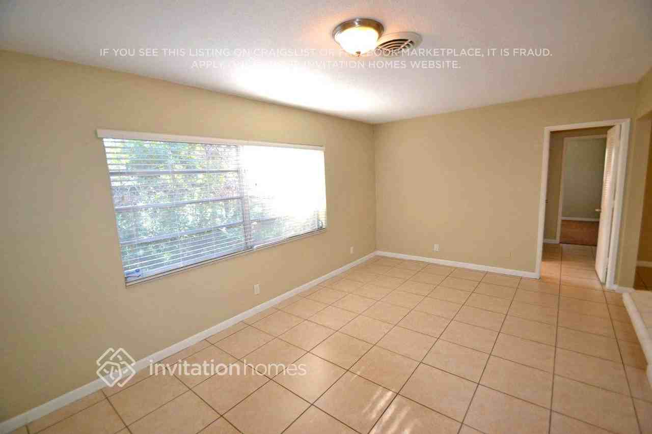 6010 Ne 14th Rd - Photo 5 of 10