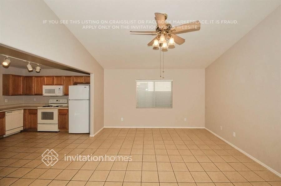 17838 W Ventura St - Photo 4 of 19