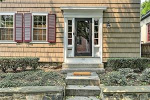featured image of 32 Jenckes St