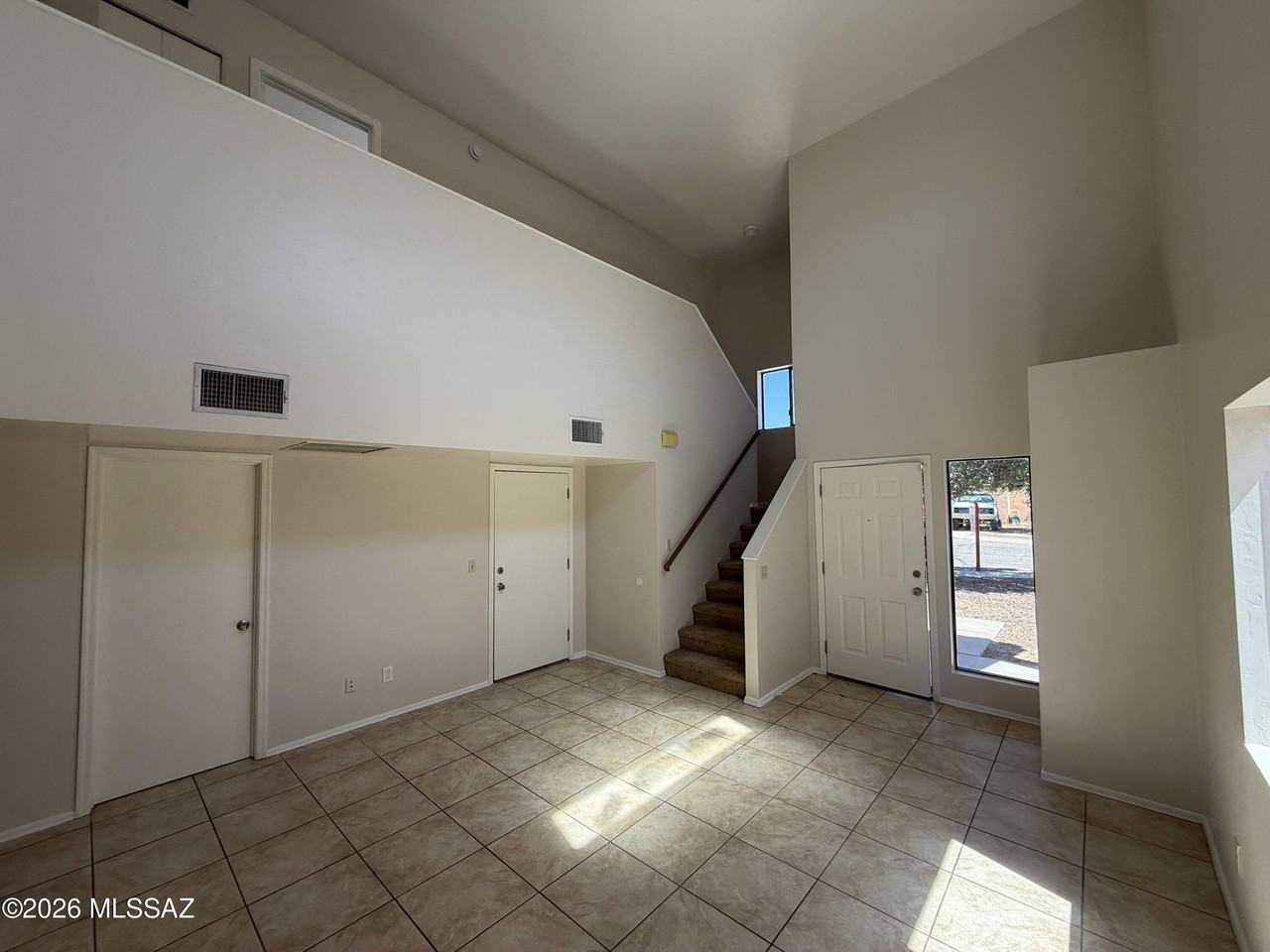 1634 E Calle Grandiosa - Photo 5 of 25