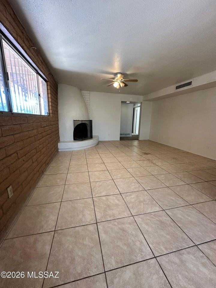 2650 W Calle Padilla - Photo 7 of 16
