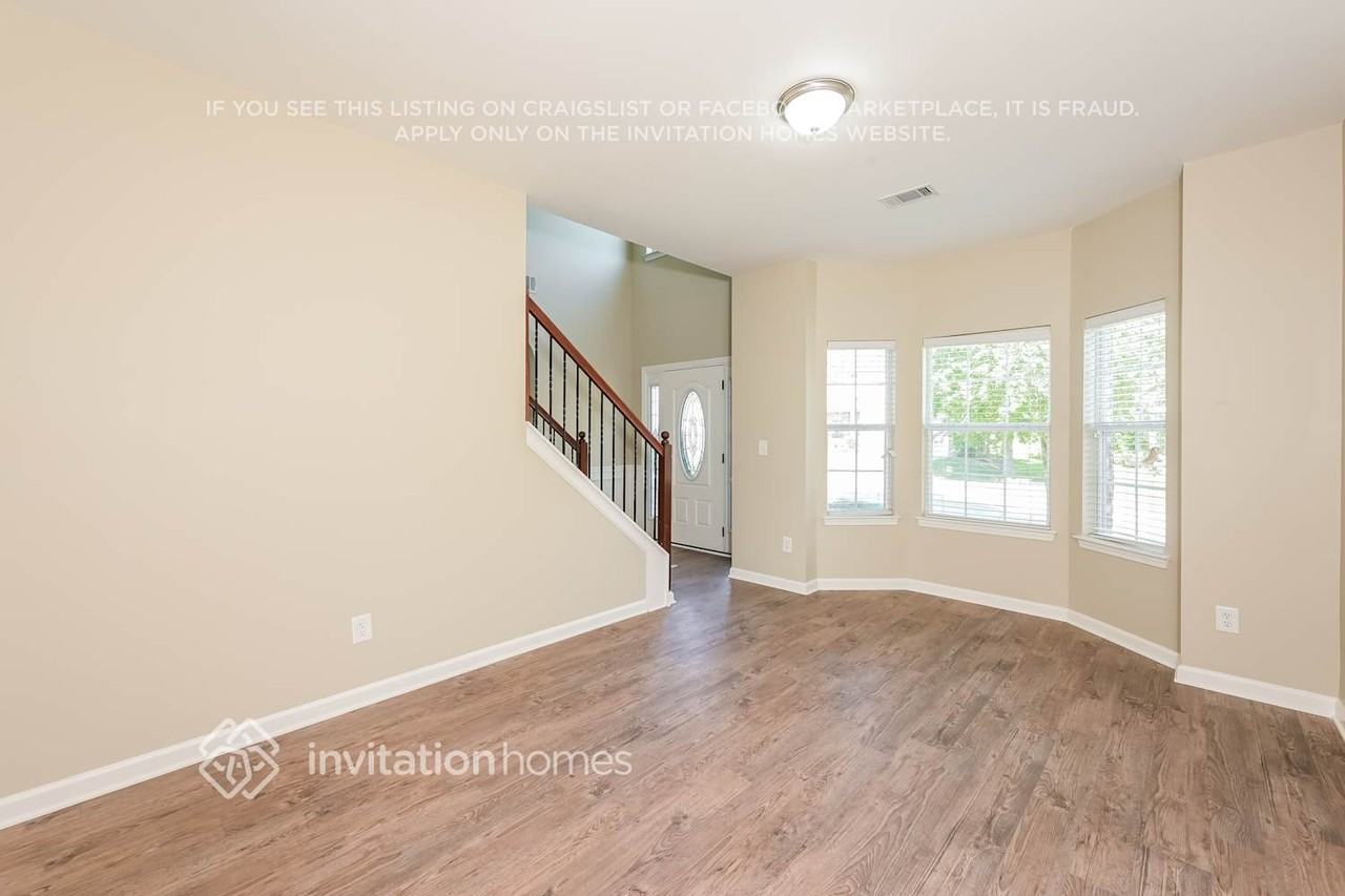 3004 Rochelle Ct - Photo 6 of 18