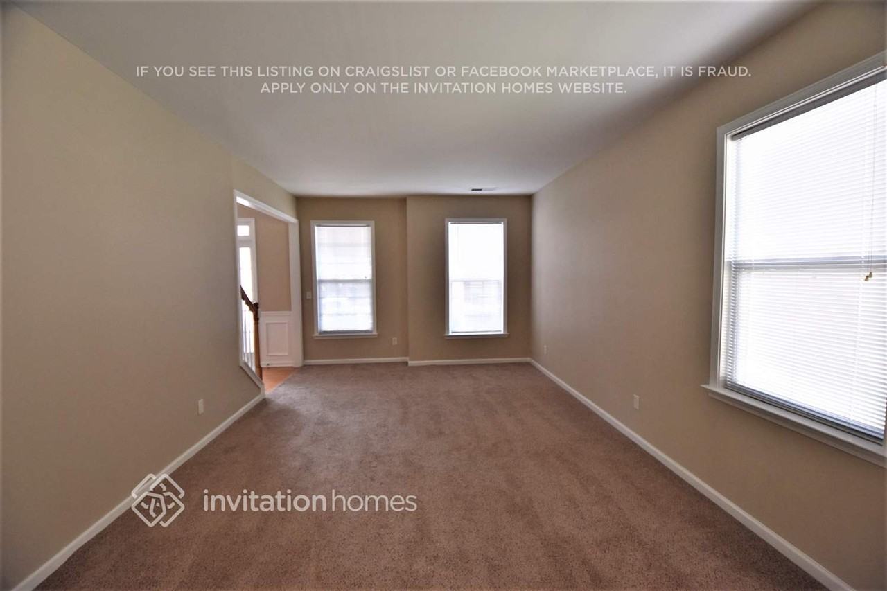 7282 Madison Cir - Photo 2 of 14