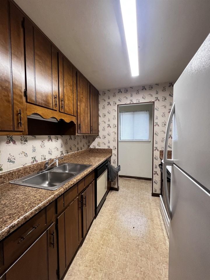 1446 Willow Bend Way #D - Photo 3 of 14