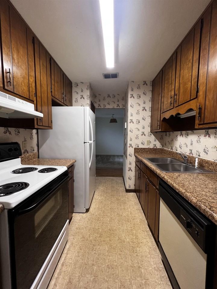 1446 Willow Bend Way #D - Photo 5 of 14