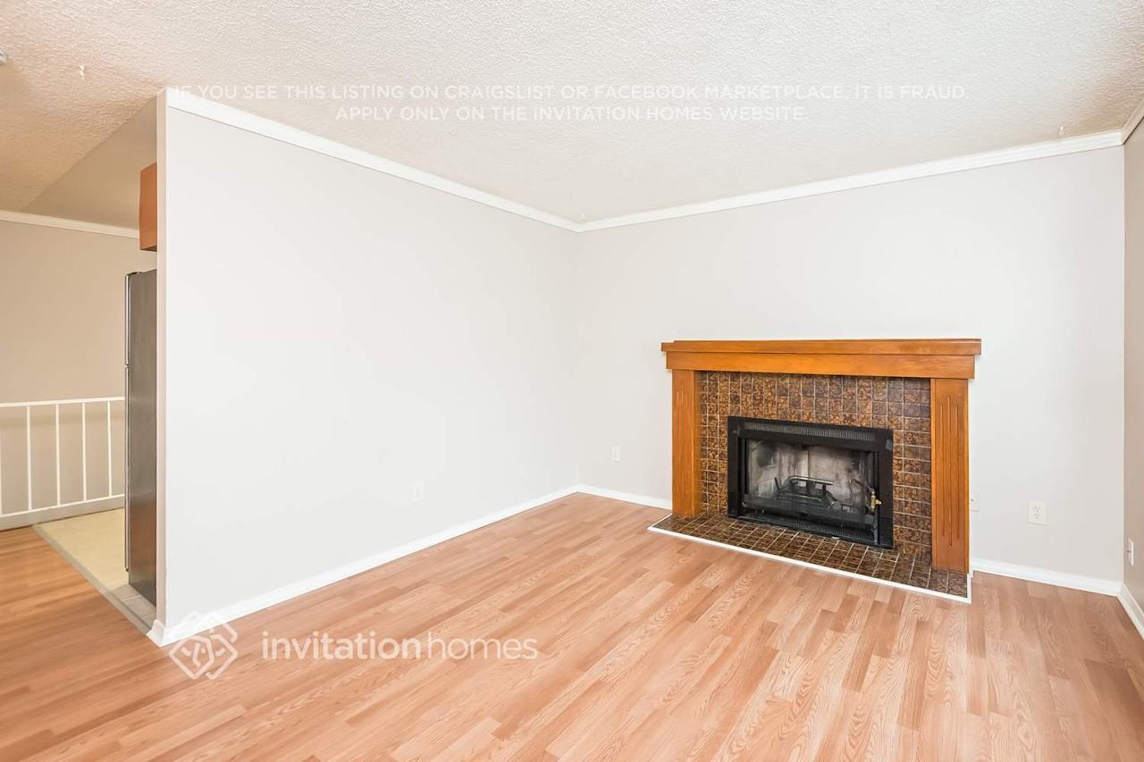1405 S Biscay Ct - Photo 5 of 20