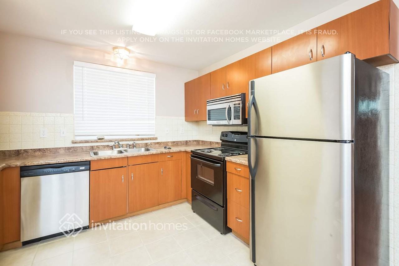 1405 S Biscay Ct - Photo 6 of 20