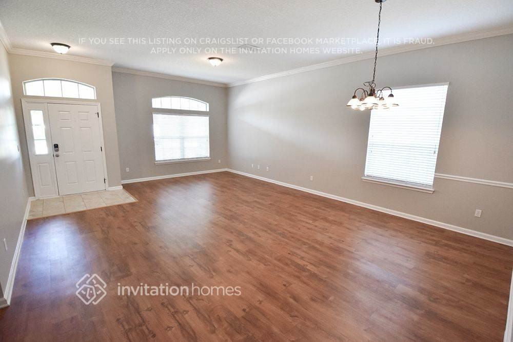 1618 Majestic View Ln - Photo 3 of 14