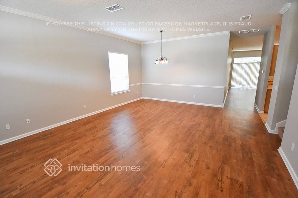 1618 Majestic View Ln - Photo 4 of 14