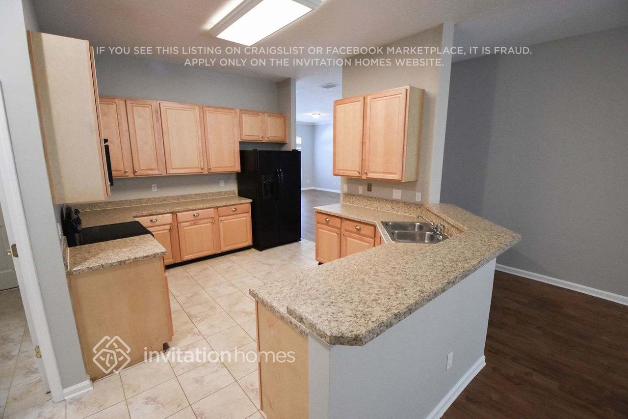 1618 Majestic View Ln - Photo 6 of 14