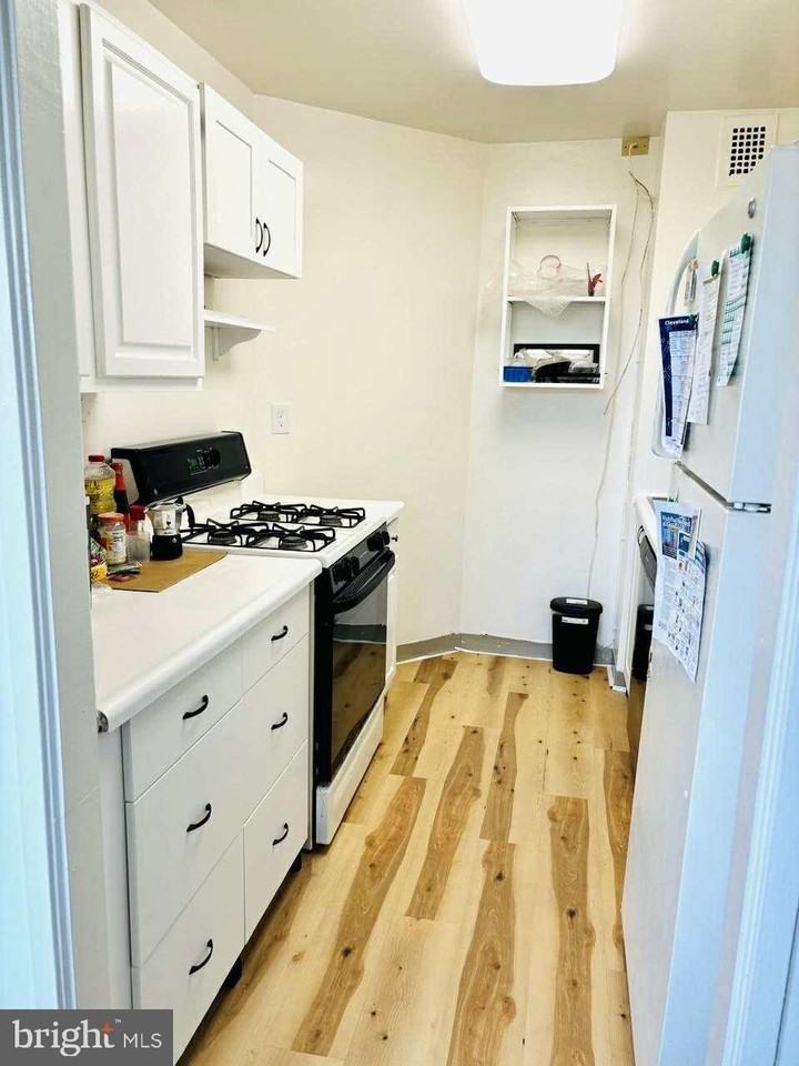 1545 18th St Nw #509 - Photo 3 of 12