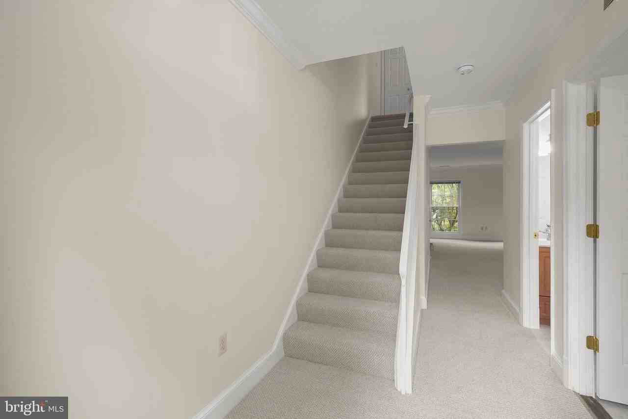 3287 Sutton Pl Nw #B - Photo 2 of 22