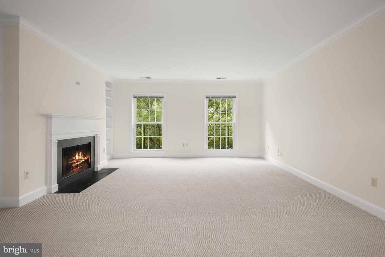 3287 Sutton Pl Nw #B - Photo 5 of 22