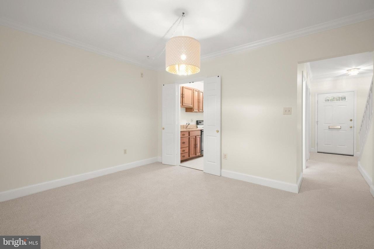 3287 Sutton Pl Nw #B - Photo 6 of 22