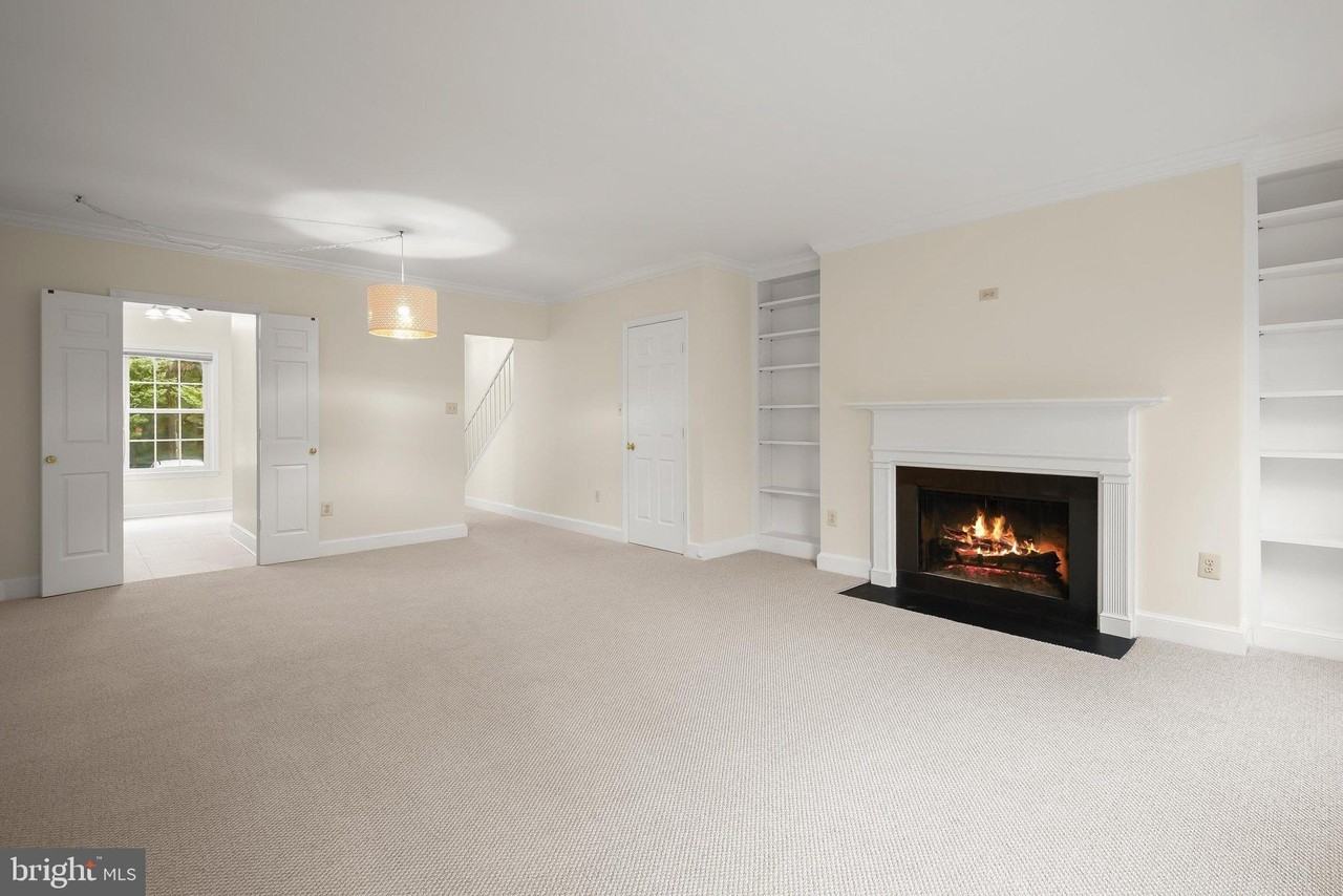 3287 Sutton Pl Nw #B - Photo 7 of 22