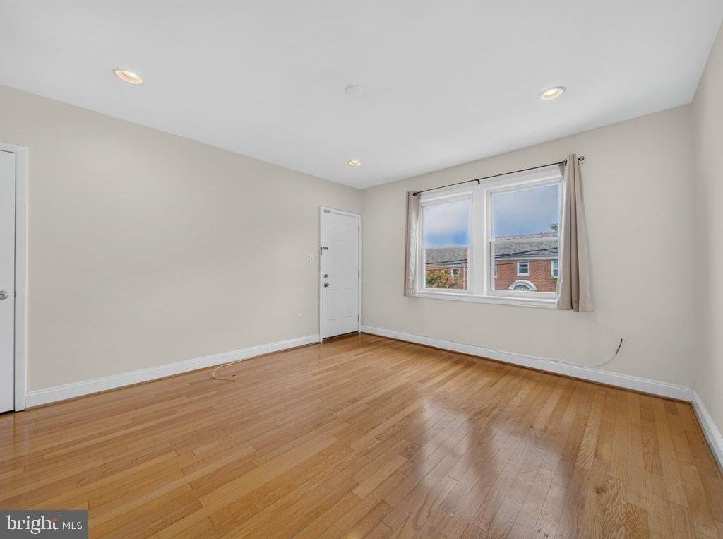 1333 Adams St Ne #3 - Photo 4 of 31