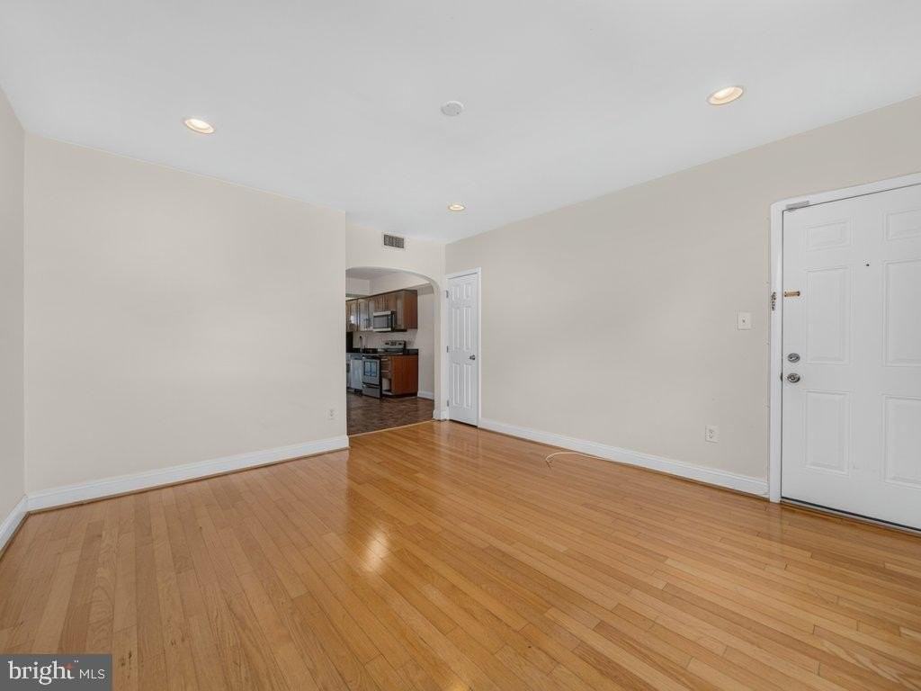 1333 Adams St Ne #3 - Photo 5 of 31