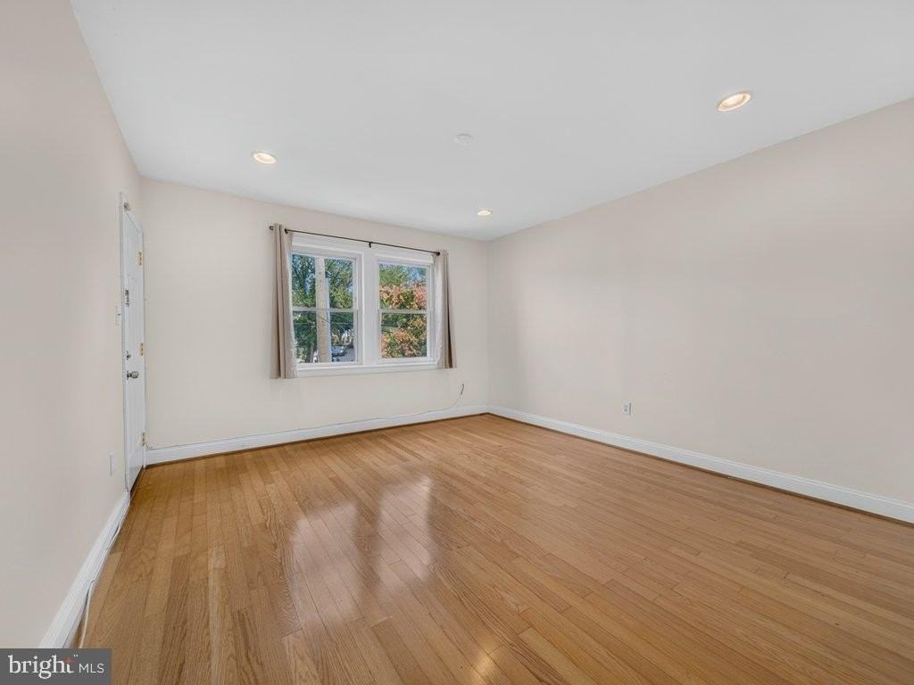 1333 Adams St Ne #3 - Photo 7 of 31