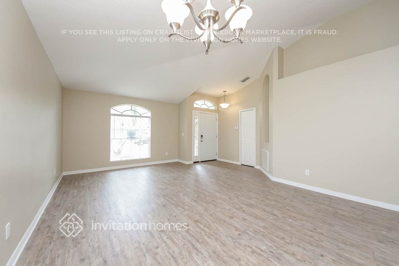 745 Sedgewood Cir - Photo 4 of 21