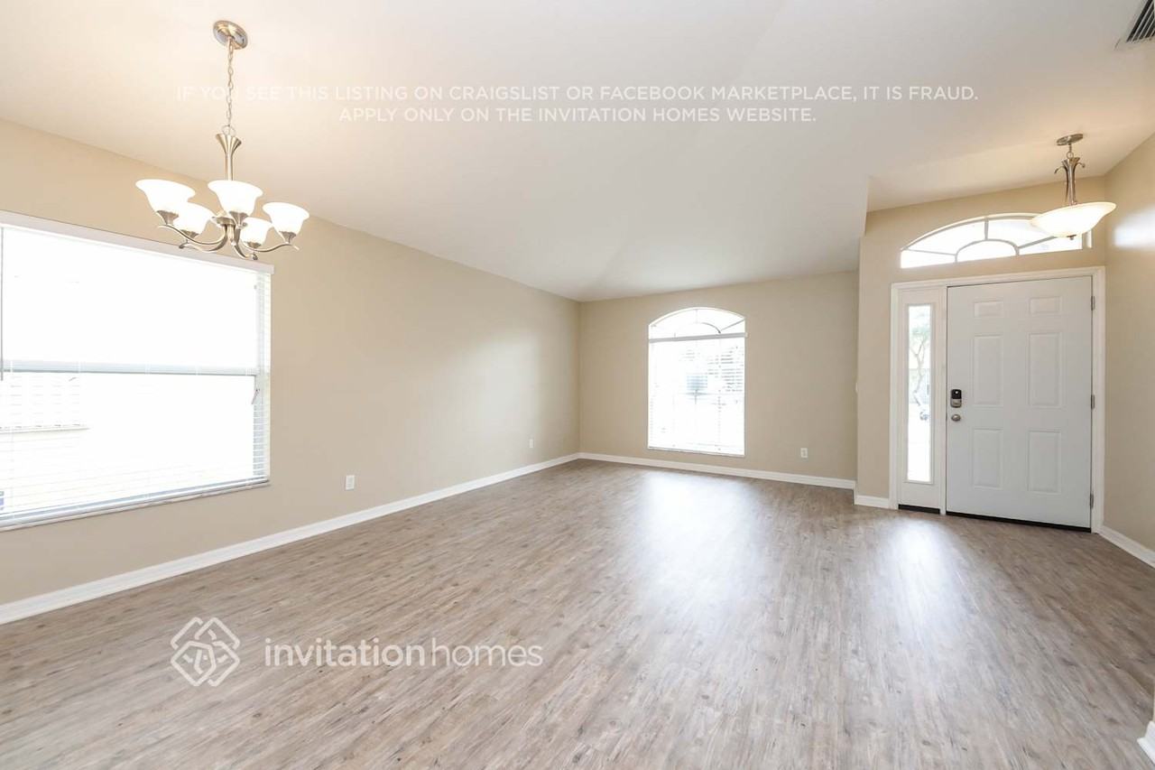 745 Sedgewood Cir - Photo 5 of 21