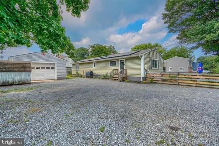 1813 Potomac Rd - Photo 6 of 50