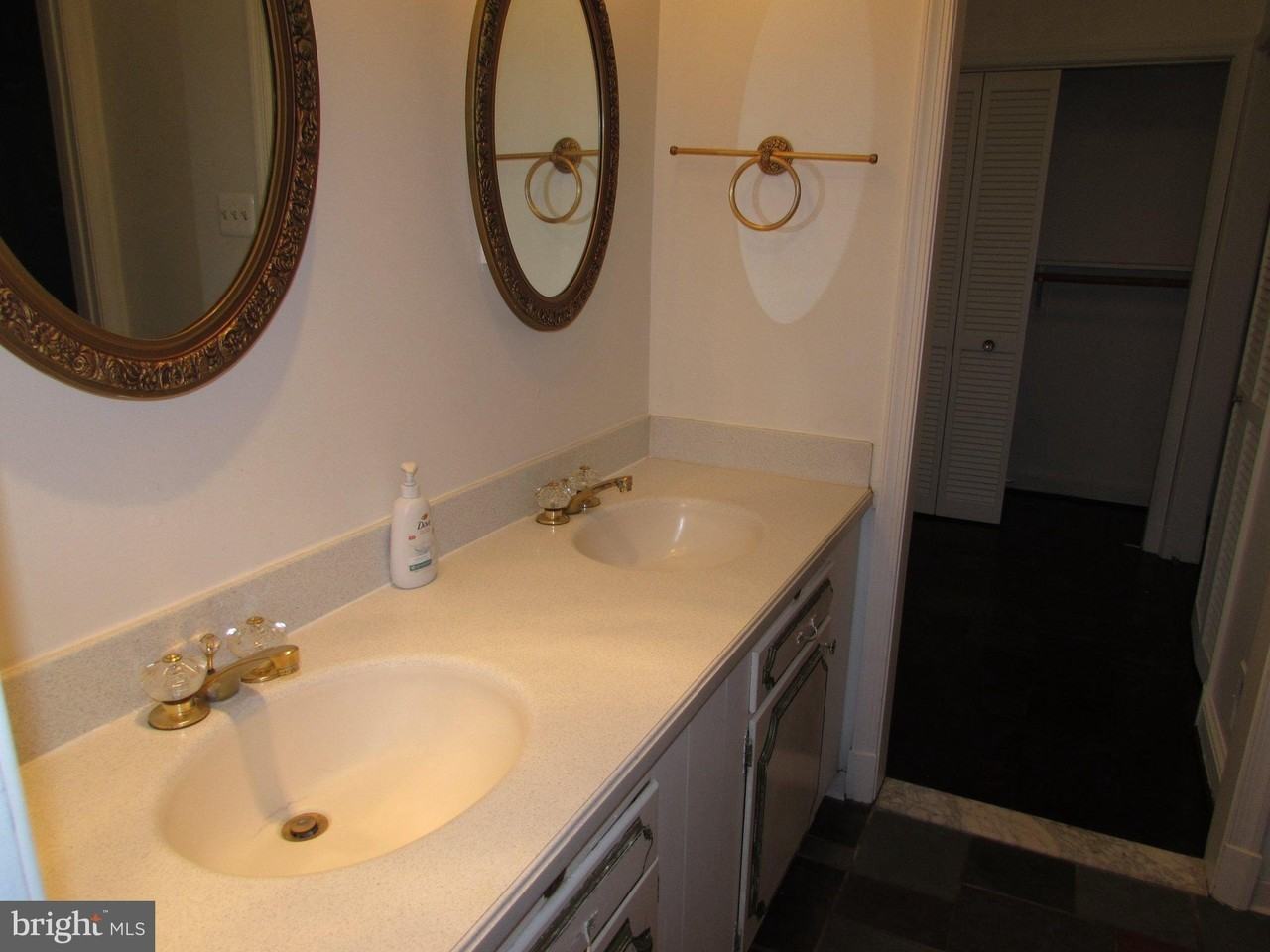 472 Old Orchard Cir - Photo 5 of 32