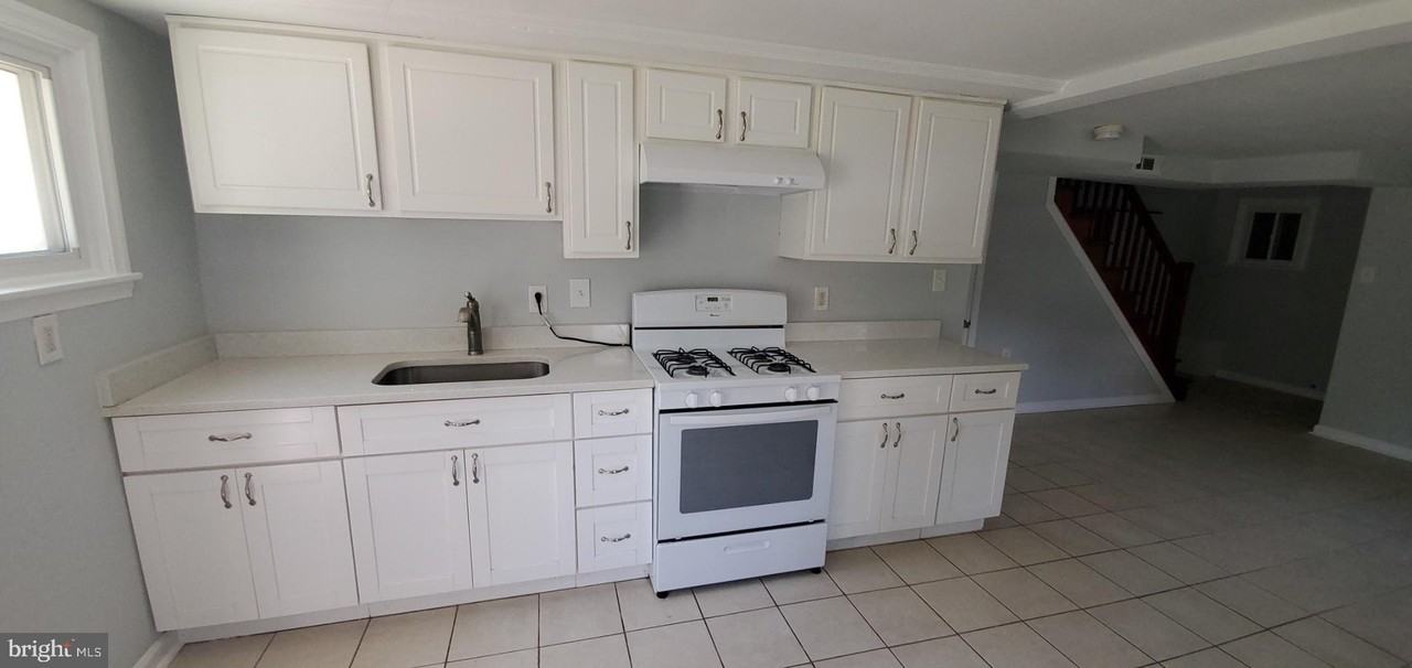 301 Westowne Rd #1 - Photo 5 of 22