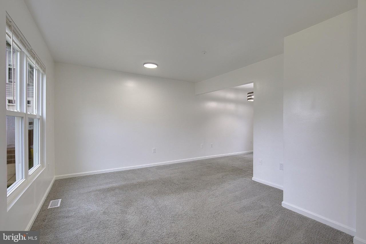 9516 Sea Gull Ct - Photo 3 of 30