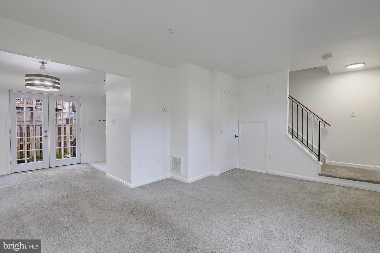 9516 Sea Gull Ct - Photo 5 of 30
