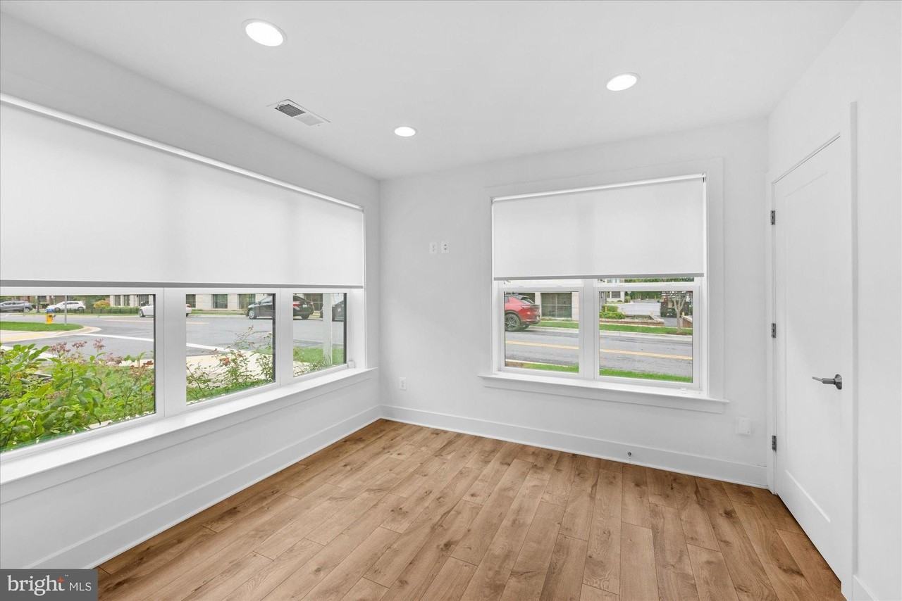 3301 Woodland Phlox St - Photo 3 of 30