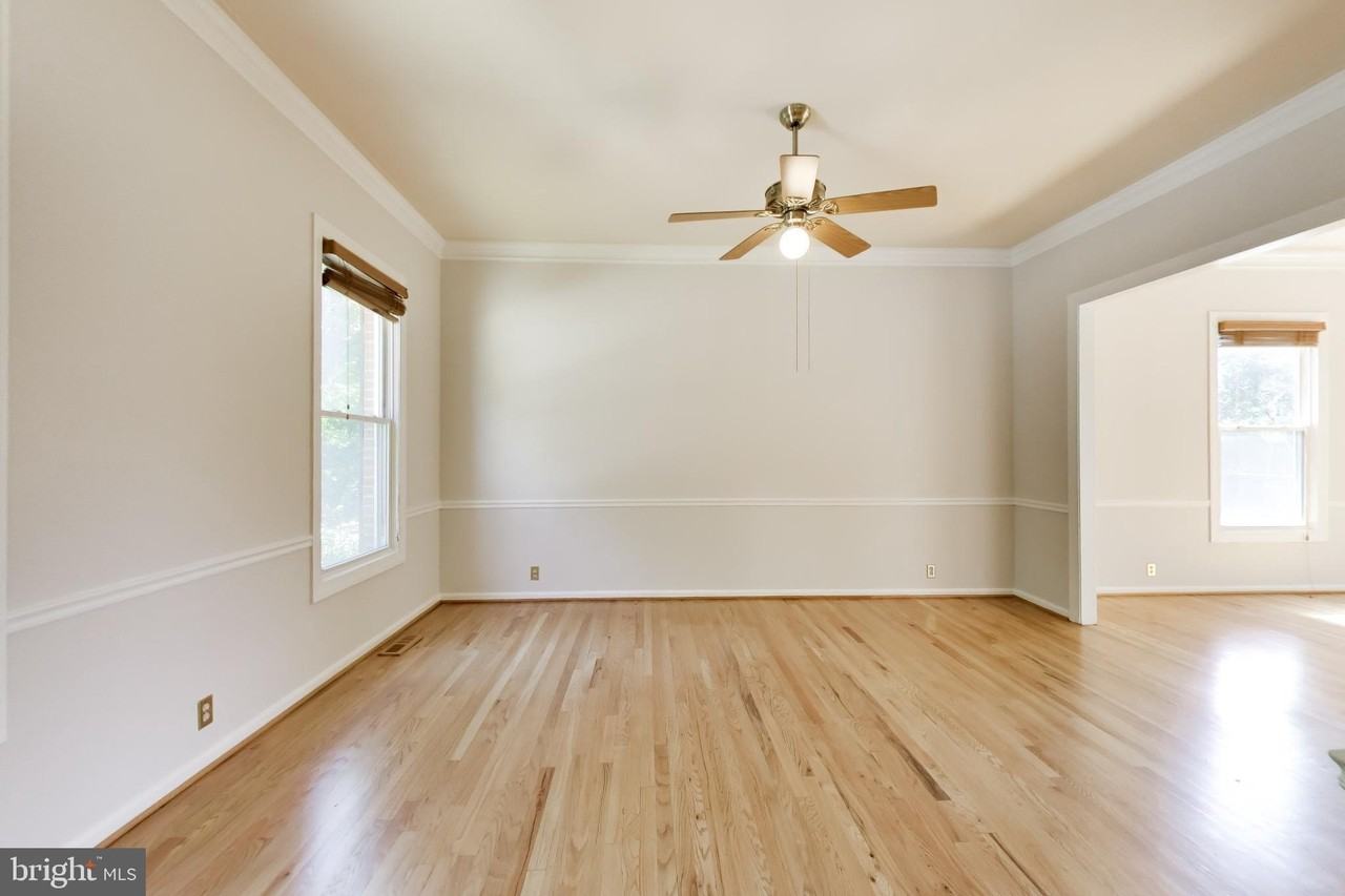 11906 Claridge Rd - Photo 5 of 41