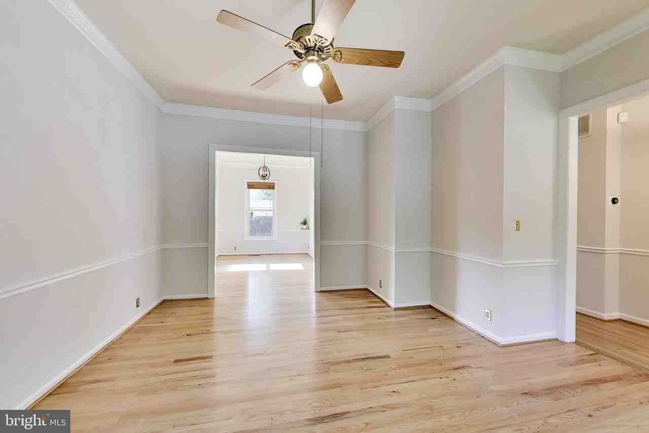 11906 Claridge Rd - Photo 6 of 41