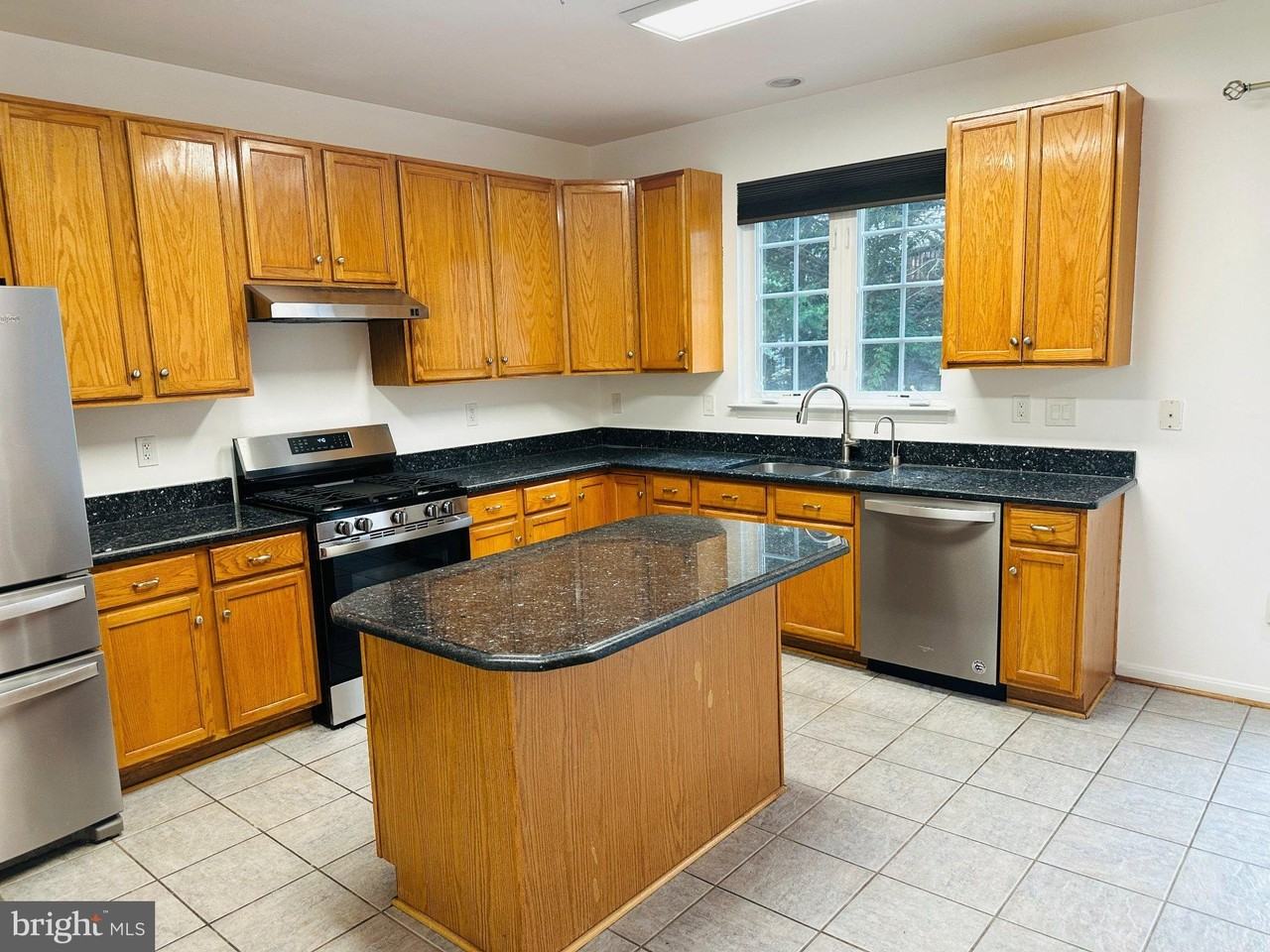 18108 Coachmans Rd - Photo 7 of 27